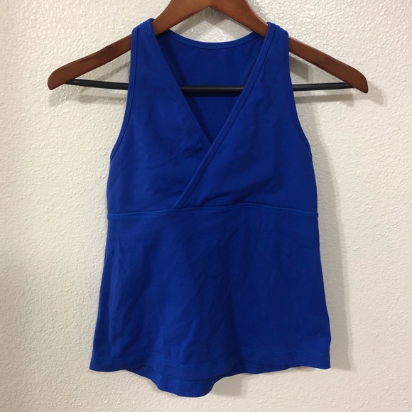 lululemon athletica Tops - Lululemon Wet Dry Warm Top with Built in Bra